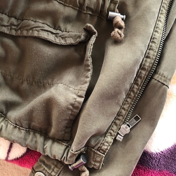 Ricki’s Women’s Utility/ Cargo Jacket drawstring in Large in olive and grey (2) - Picture 4 of 8